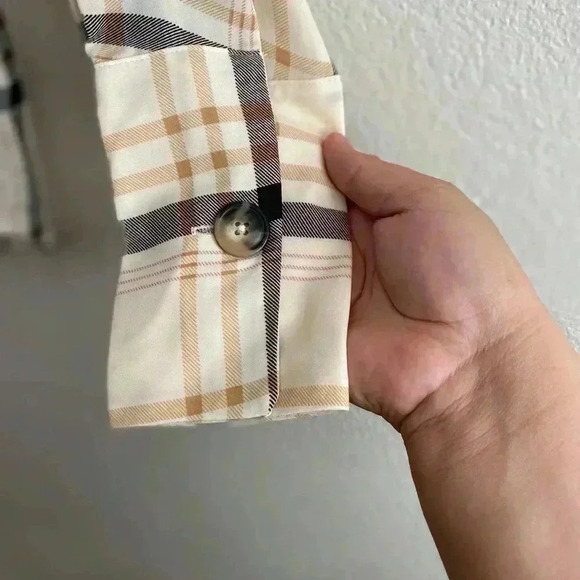 🆕Ann Taylor Whitecap Plaid Button-Cuff V-Neck Top XXS🆕 - Picture 7 of 11